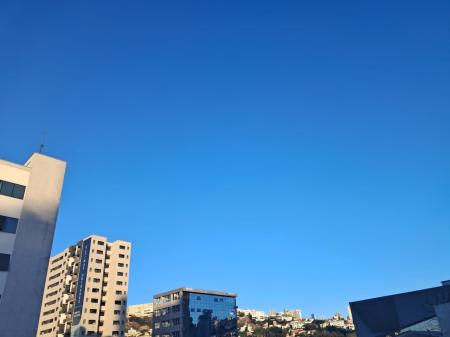 Belo Horizonte tem céu claro e sem nuvens