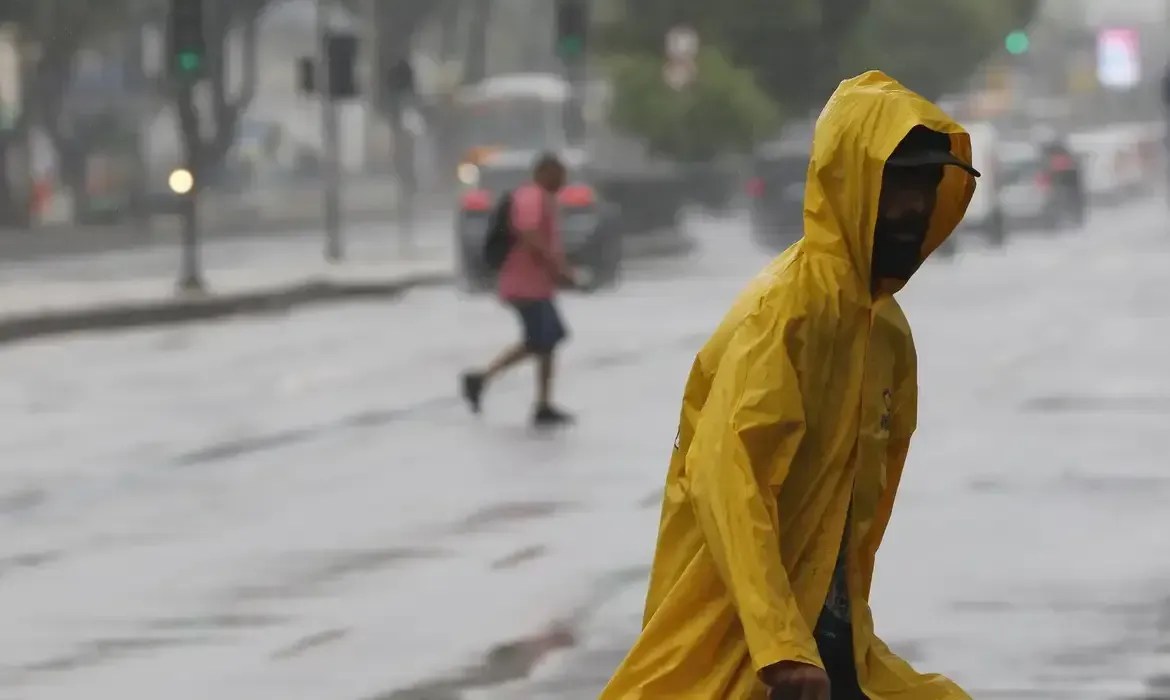 Ciclone extratropical: 93% de MG está em alerta laranja para chuvas intensas; veja lista