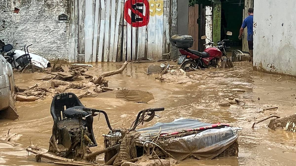 Temporal no litoral norte de São Paulo bloqueia rodovias, cancela Carnaval e provoca pelo menos 36 mortes