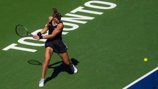 Ela obteve o feito na lista de duplas da WTA um dia após conquistar o título em Madri