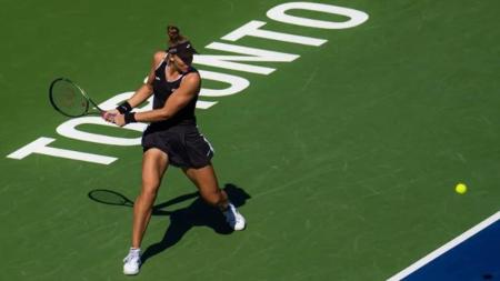 Ela obteve o feito na lista de duplas da WTA um dia após conquistar o título em Madri