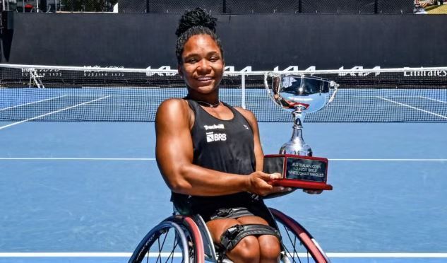 Tenista mineira completa 'revanche' conquista título no Australian Open