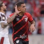 Athetico-PR pode vender jogador que fracassou no Galo por R$ 18 milhões