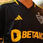 Atlético define jogo para estreia de novo uniforme