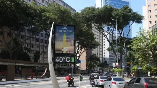 Termômetro na Avenida 9 de Julho, em São Paulo, chegou a marcar 40°C