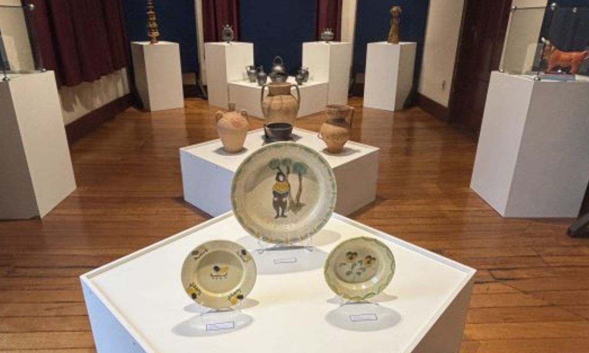 Exposição 'Terra à vista' exibe peças de cerâmica portuguesa em Juiz de Fora