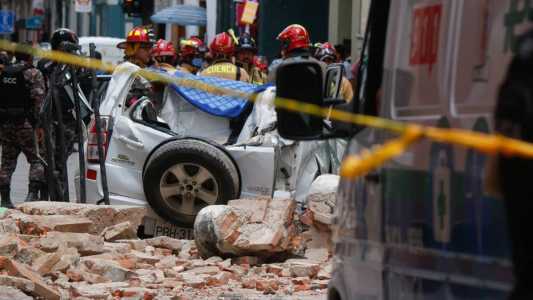 Terremoto atingiu a fronteira do Equador com o Peru neste sábado (18); fotografia feita no centro histórico de Cuenca