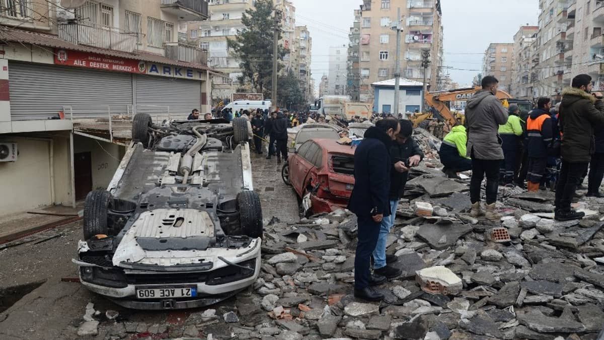 Terremoto na Turquia: fotos e vídeos mostram destruição 