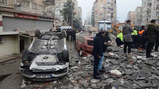 Terremoto causa destruição e mortes na Turquia e na Síria