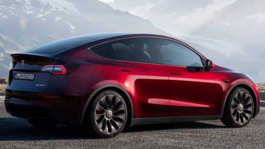Tesla Model Y pode estar acelerando sem intervenção humana