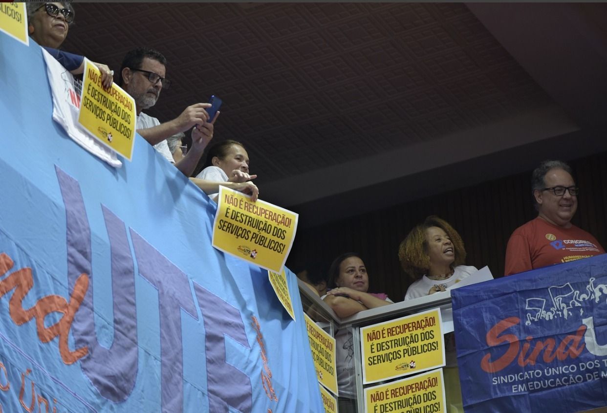 Sem apoio da base de Zema, 'teto de gastos' tem votação adiada na ALMG