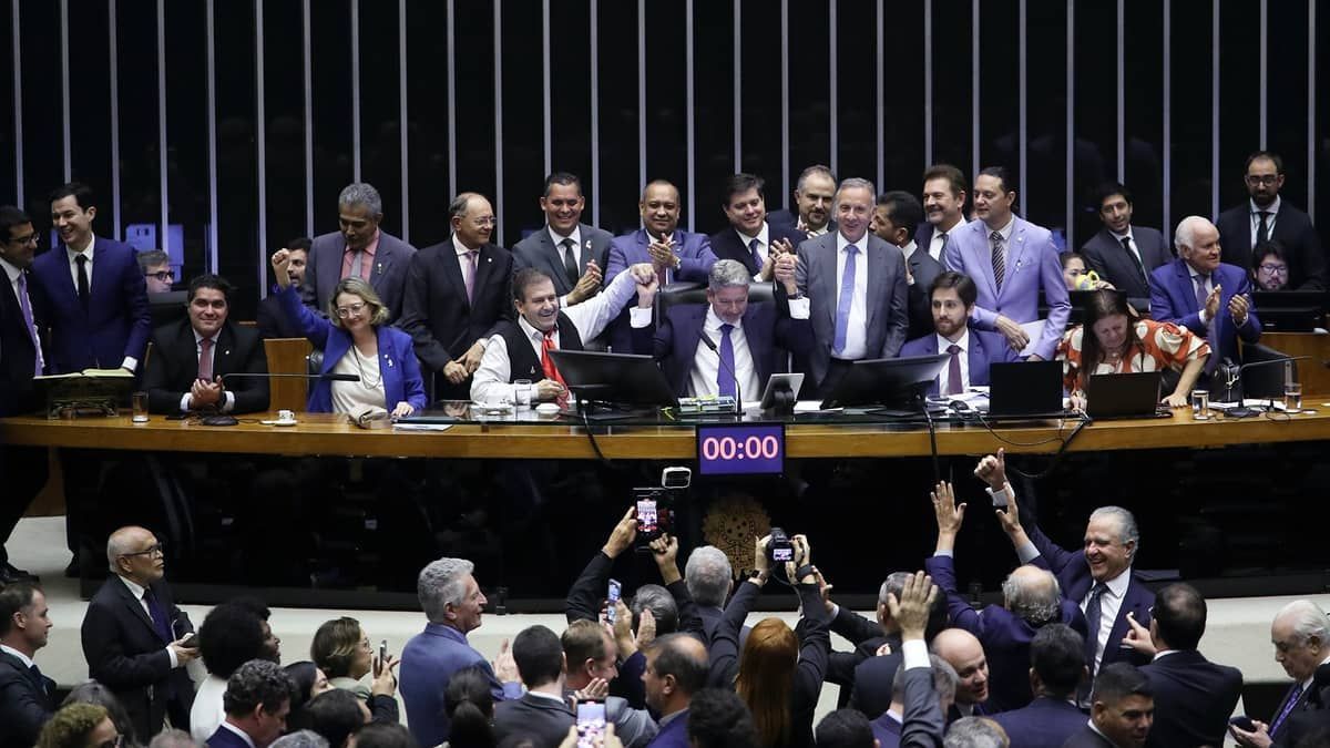 Os deputados do PL de Minas que contrariaram Bolsonaro e deram ‘sim’ à reforma tributária
