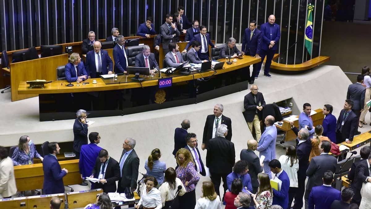 Partido Liberal sofre derrota no plenário, e Câmara mantém votação do Carf para esta sexta-feira (7)