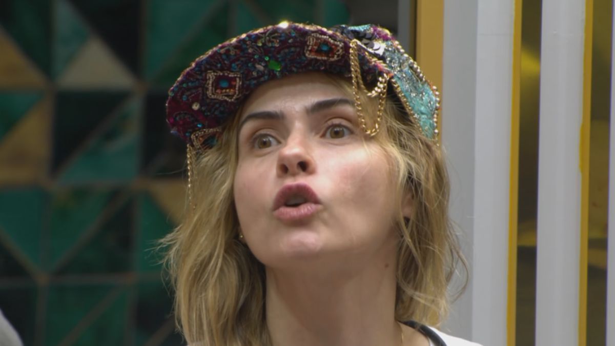 Tadeu Schmidt questiona Ana Paula ao vivo sobre uso de celular no BBB 26