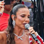 Ivete Sangalo emociona com homenagem a Preta Gil em Salvador: 'Ela está aqui'