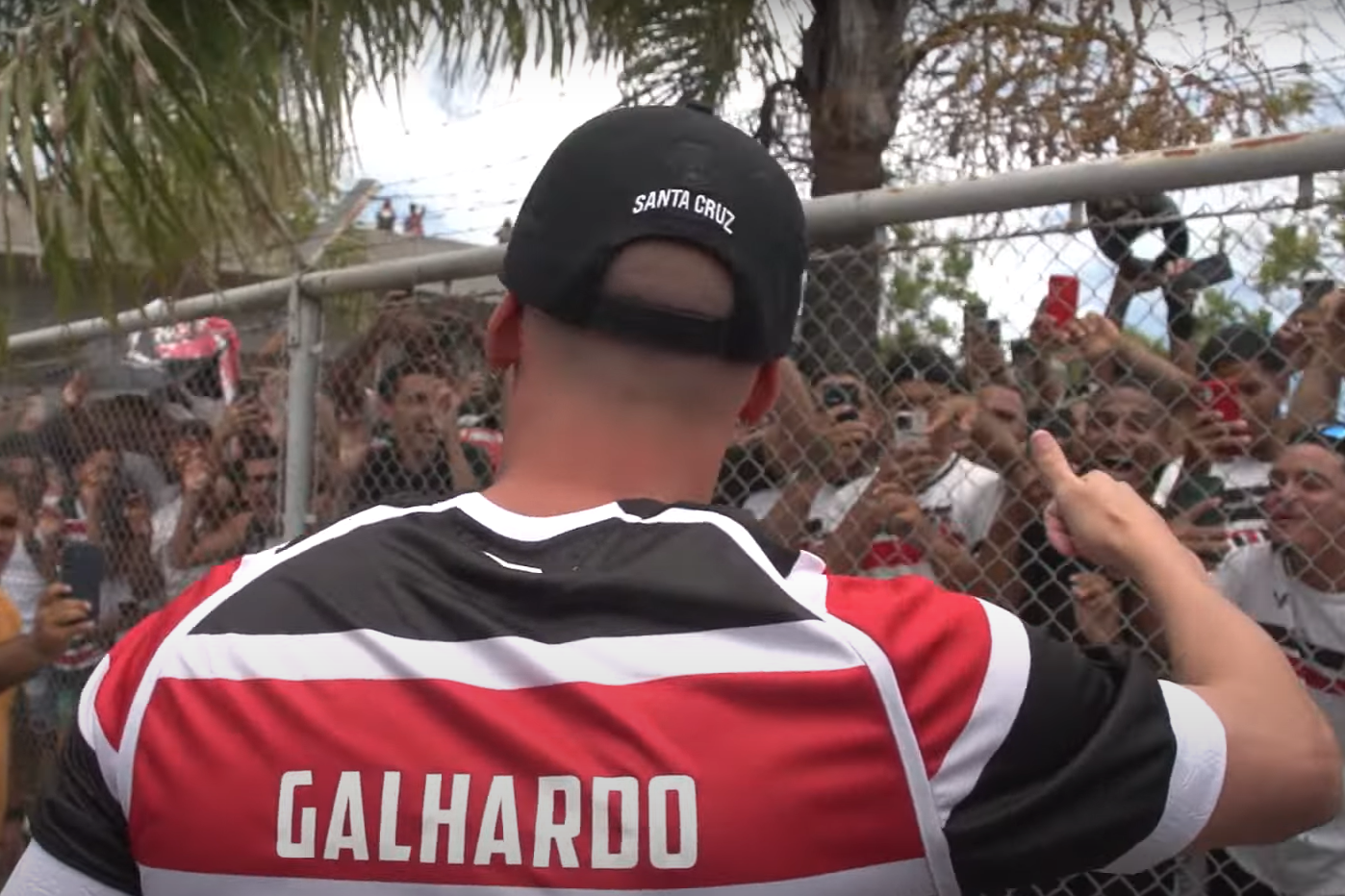 Thiago Galhardo explica por que escolheu o Santa Cruz e lamenta decisão na carreira