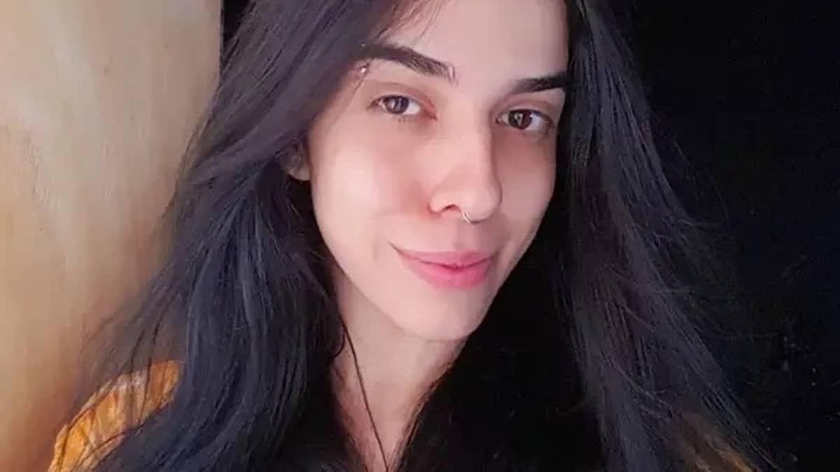 Jovem que teve lesão neurológica após cheirar pimenta já consegue se sentar e comer