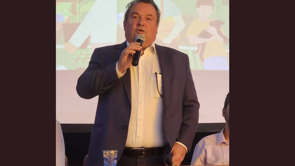 Secretário de Agricultura diz que importação de leite é 'covardia' do governo Lula com os produtores; veja o vídeo