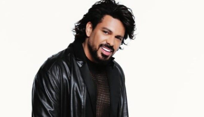 Cantor sertanejo Thales Lessa é preso por importunação sexual contra massagista de hotel de Minas