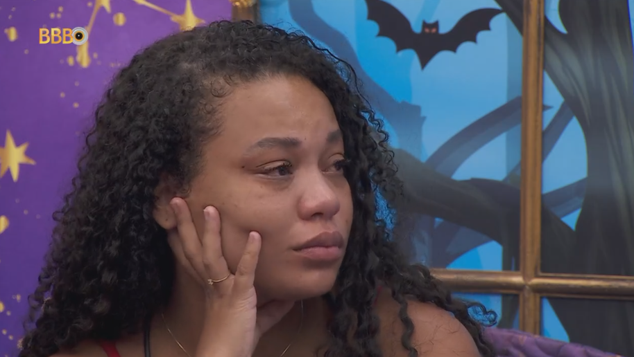 BBB 24: mineira Thalyta teme ser eliminada no Paredão e não conseguir ajudar a mãe