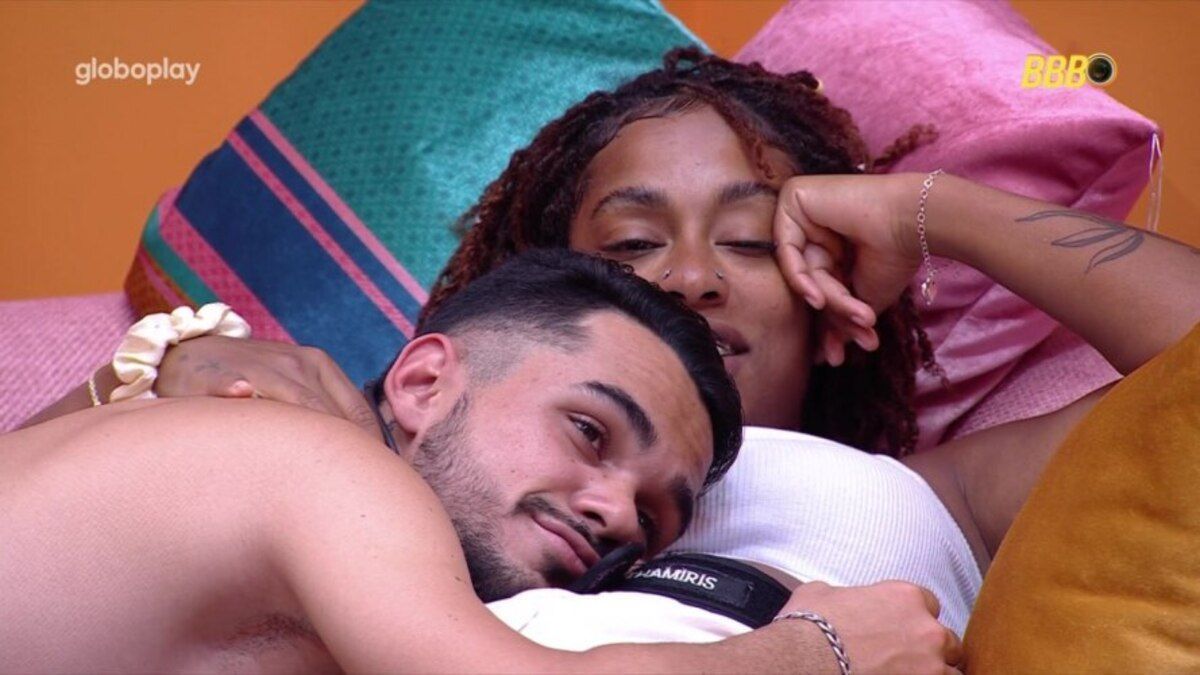 João Gabriel e Thamiris entram no clima e trocam beijos no BBB 25