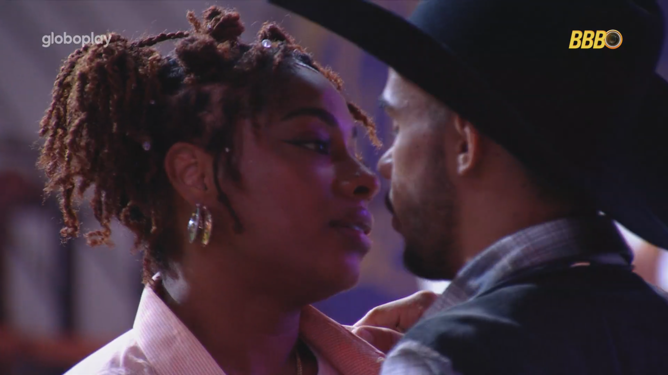 BBB 25: Novo casal? Thamiris e participante falam de beijo e dançam com rosto colado