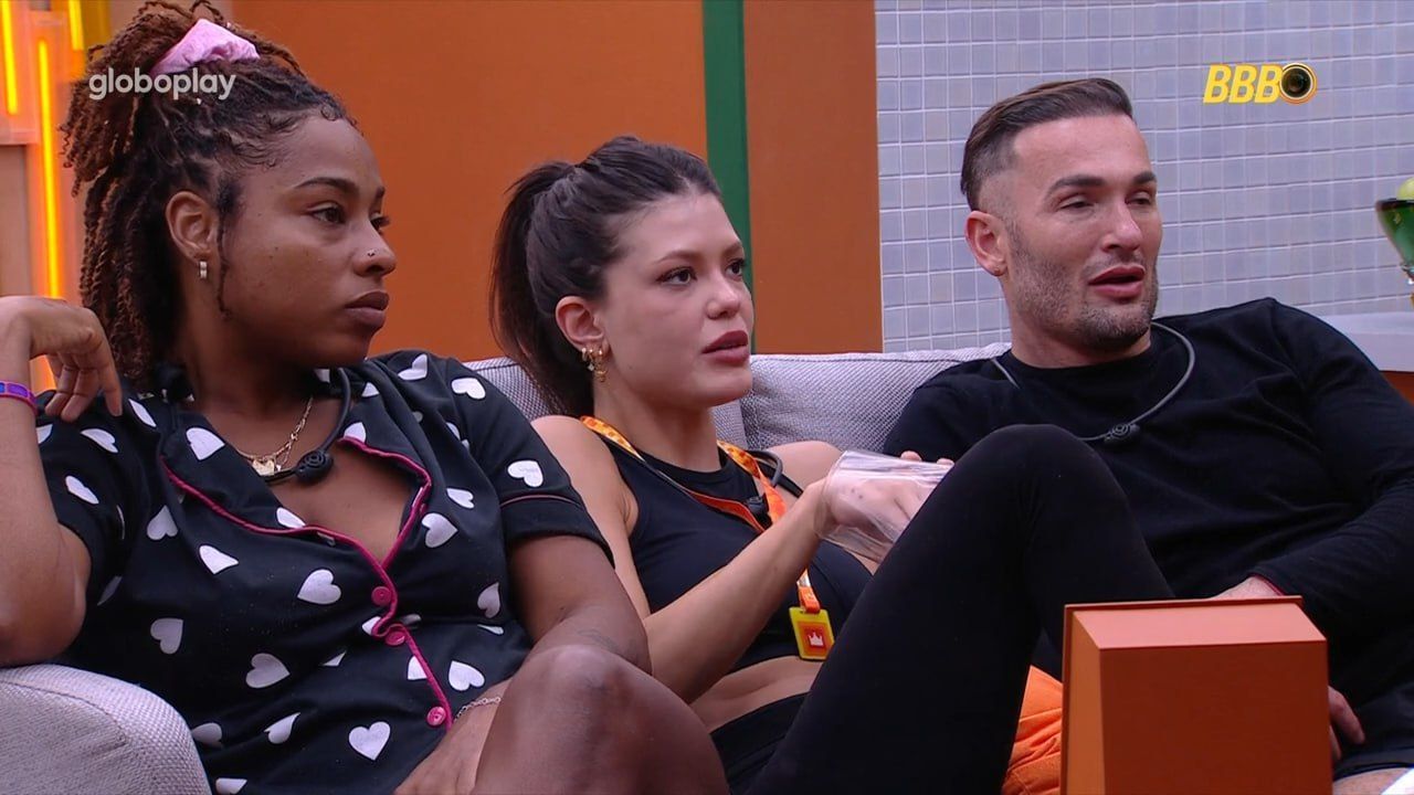 Vitória escuta conversa importante no quarto do Líder do BBB 25: 'espertas'