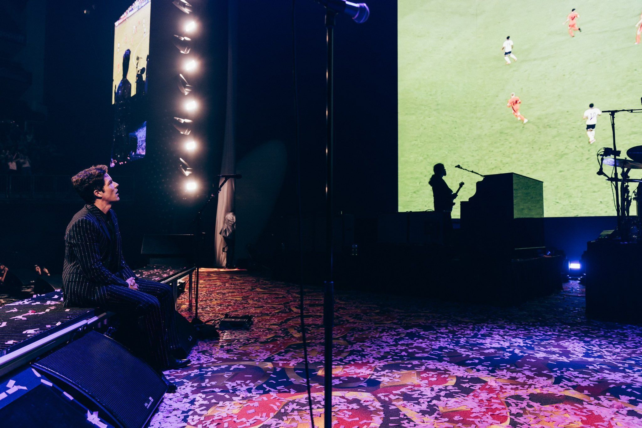 The Killers interrompem show para acompanhar vitória da Inglaterra na Eurocopa; vídeo