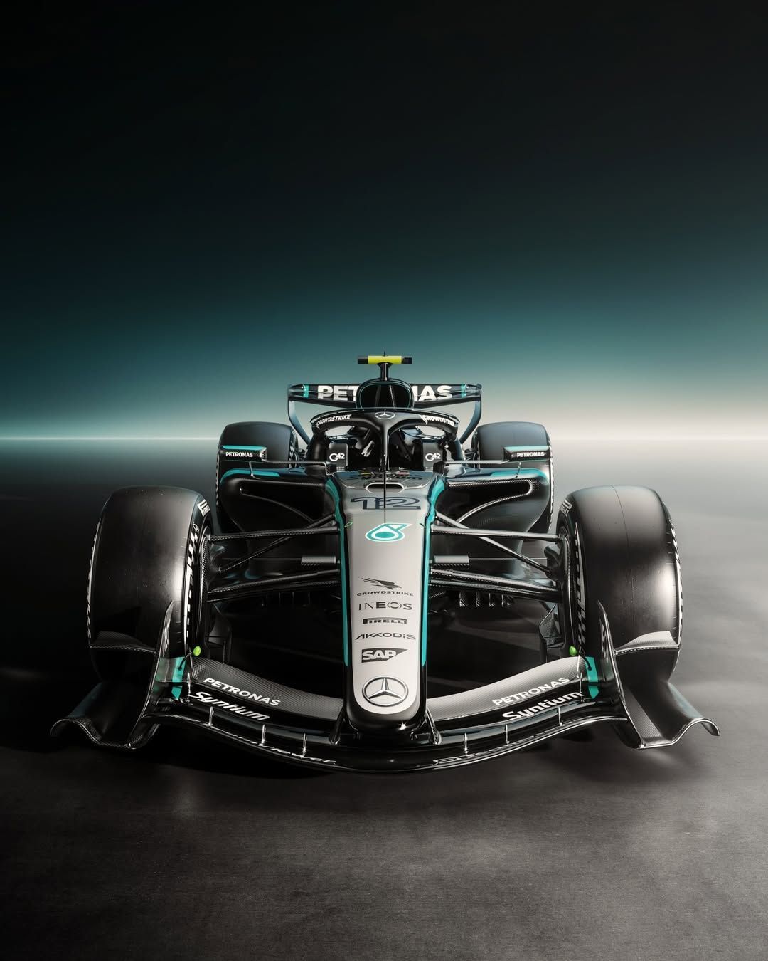 F1: com cores tradicionais e nova parceira, Mercedes revela carro para temporada 2026