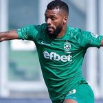 Atacante revelado pelo Cruzeiro faz três gols na Europa