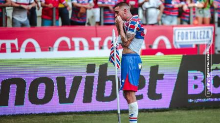 Thiago Galhardo vai a campo, nesta quinta-feira, pelo Fortaleza pela Copa Sul-Americana