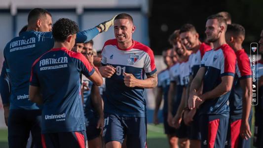 Thiago Galhardo retorna ao Fortaleza, contra o Bragantino, após cumprir suspensão