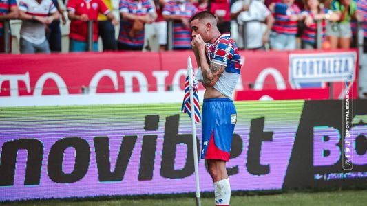 Thiago Galhardo se emociona após marcar na vitória do Fortaleza sobre o Fluminense