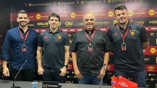 Thiago Larghi foi apresentado ao lado da direção do Sport