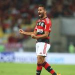 Em negociação com o Internacional, Thiago Maia é liberado de pré-temporada do Flamengo