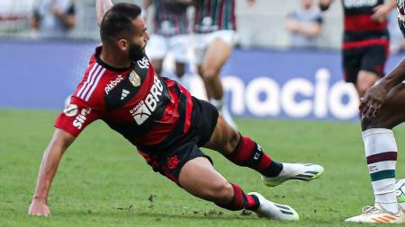 Thiago Maia está suspenso diante do América