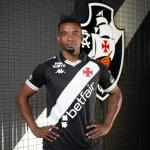 Vasco oficializa a contratação do volante Thiago Mendes como primeiro reforço da janela