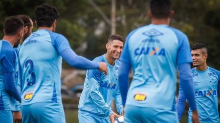 Thiago Neves citou cinco ex-jogadores do Cruzeiro em sua seleção da carreira