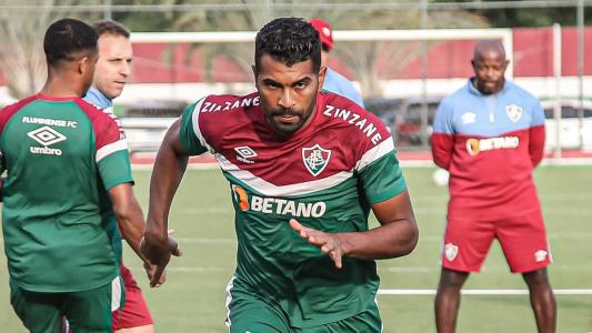 Thiago Santos será titular diante do Atlético