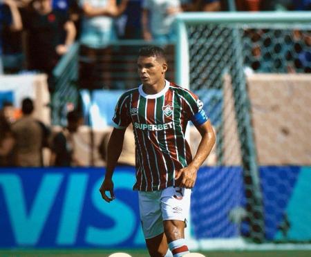 Thiago Silva falou sobre o desempenho do jovem João Pedro