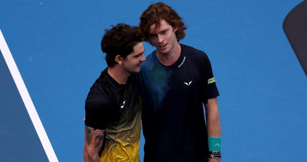 Tênis: Thiago Wild força tiebreak, mas perde para Rublev e dá adeus ao Aberto da Austrália