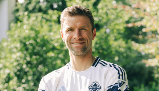 Thomas Muller em anúncio como jogador do Vancouver Whitecaps em 2025