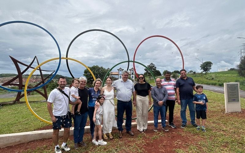 Vôlei: cidade mineira ergue monumento em homenagem à medalhista olímpica