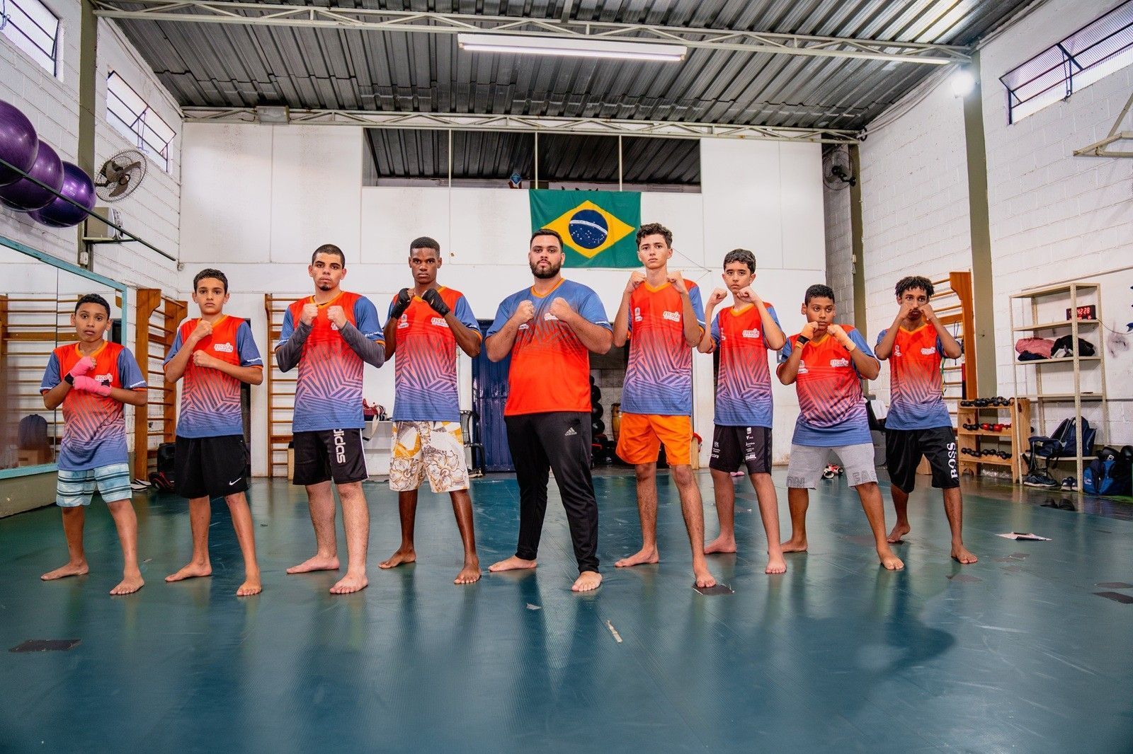 Itabirito amplia acesso ao esporte com aulas de boxe na rede pública