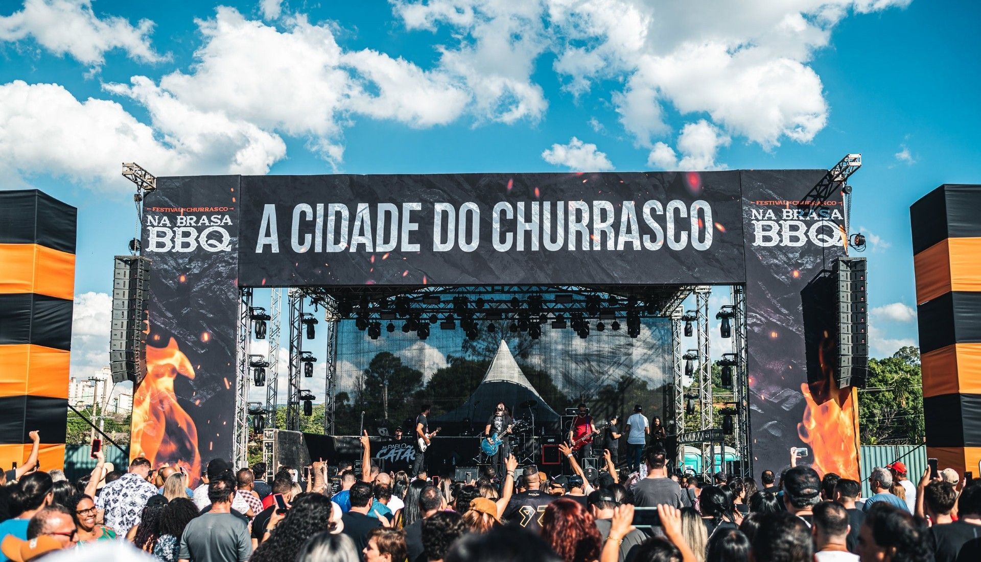 Com entrada gratuita, 'Festival Na Brasa' traz churrasco e música para BH