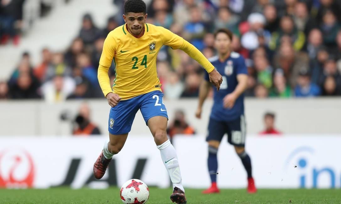 Jogador ex-Seleção elogia Bernard e avalia transferência do atacante para o Atlético