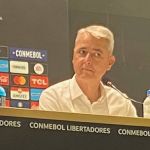 Tiago Nunes critica avaliação no Brasil e vê evolução como treinador