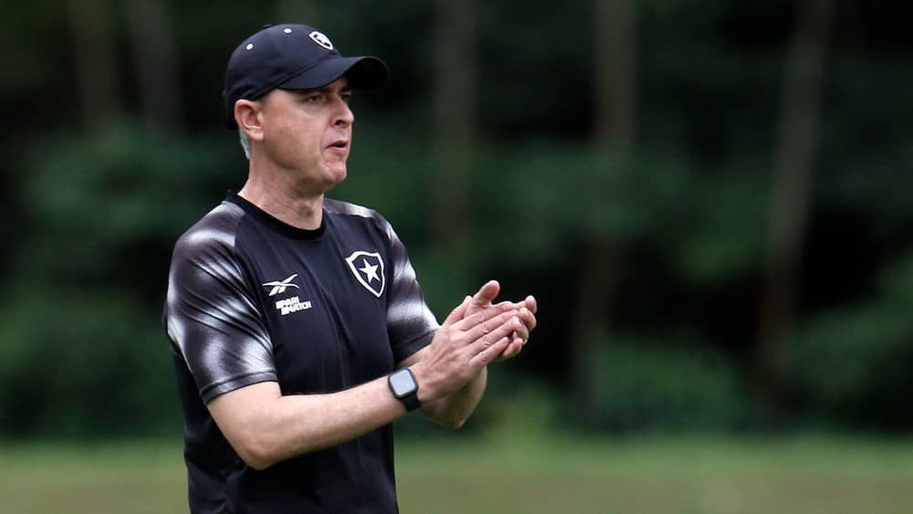 Botafogo marca data de apresentação de Tiago Nunes
