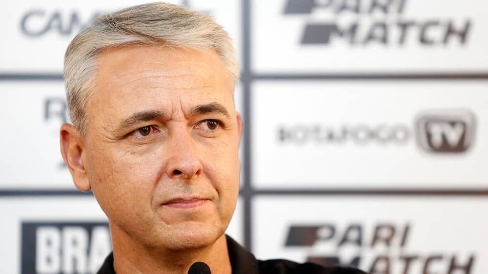 Tiago Nunes conta com Tiquinho Soares em sua estreia pelo Botafogo