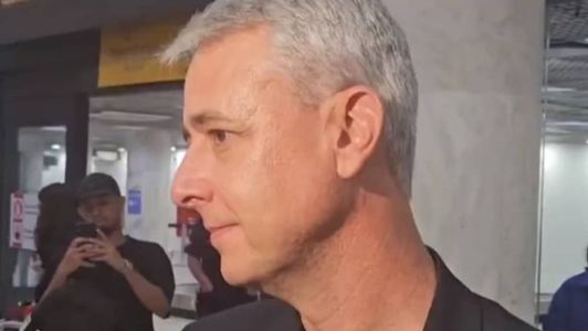 Tiago Nunes no desembarque no Rio de Janeiro